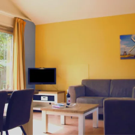 Enjoy A 6-person Bungalow, Cleaning Included * Zevenhuizen (Zuidplas)