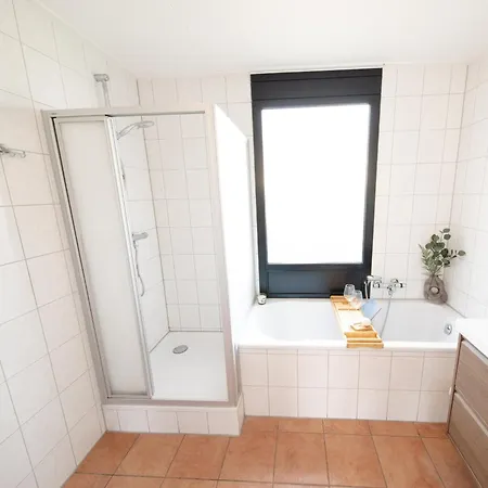 Enjoy A 6-person Bungalow, Cleaning Included Holiday home
